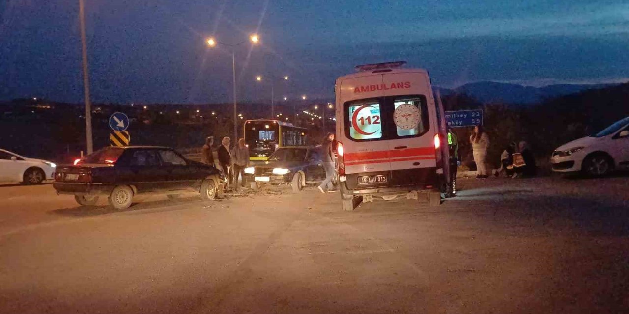 Çorum’da iki otomobil çarpıştı: 1 yaralı