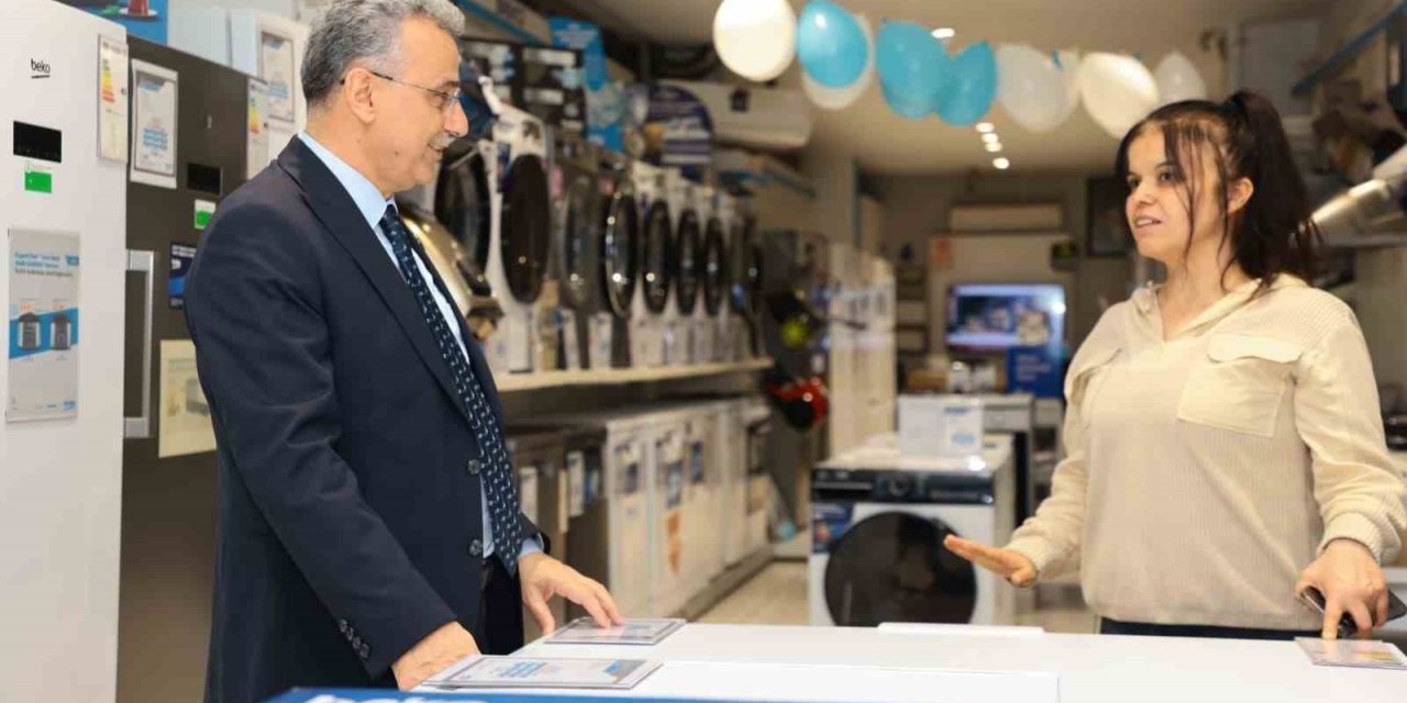 Başkan Kurnaz: "Esnafımızın kapısını çalıyor, gönüllere dokunuyoruz"