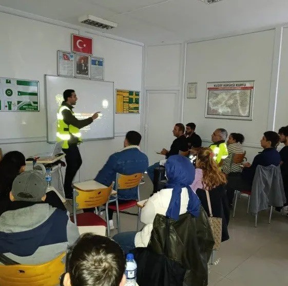 Sinop’ta sürücü adaylarına trafik eğitimi