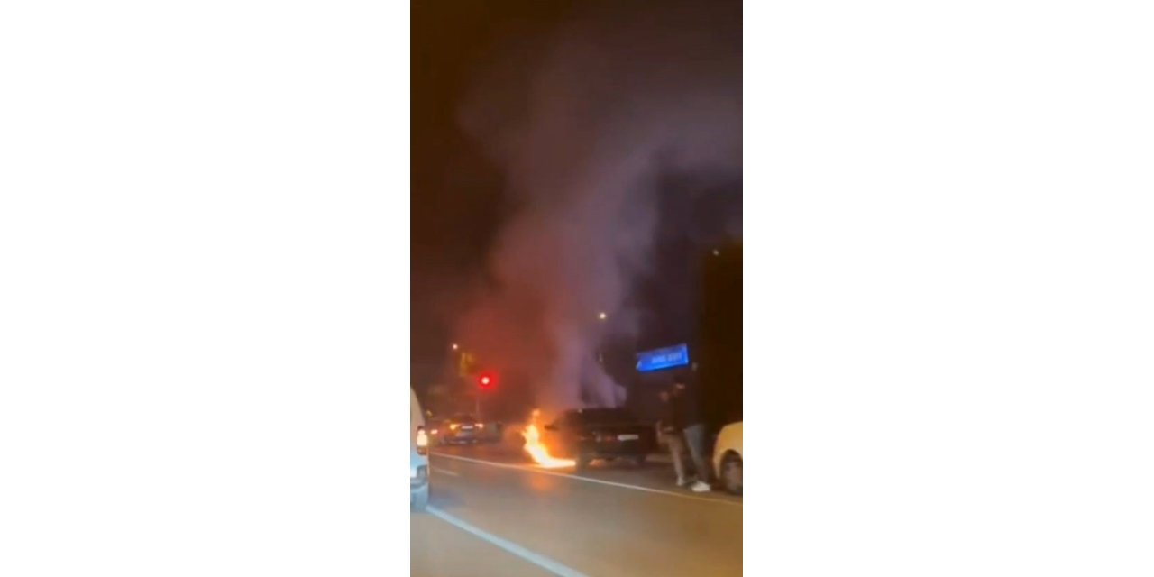 Karabük’te seyir halindeki otomobil alev aldı