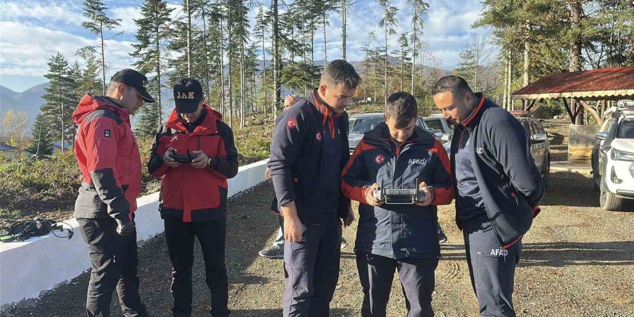 Kastamonu’daki kayıp anne ve oğlunu arama çalışmaları üçüncü gününde devam ediyor