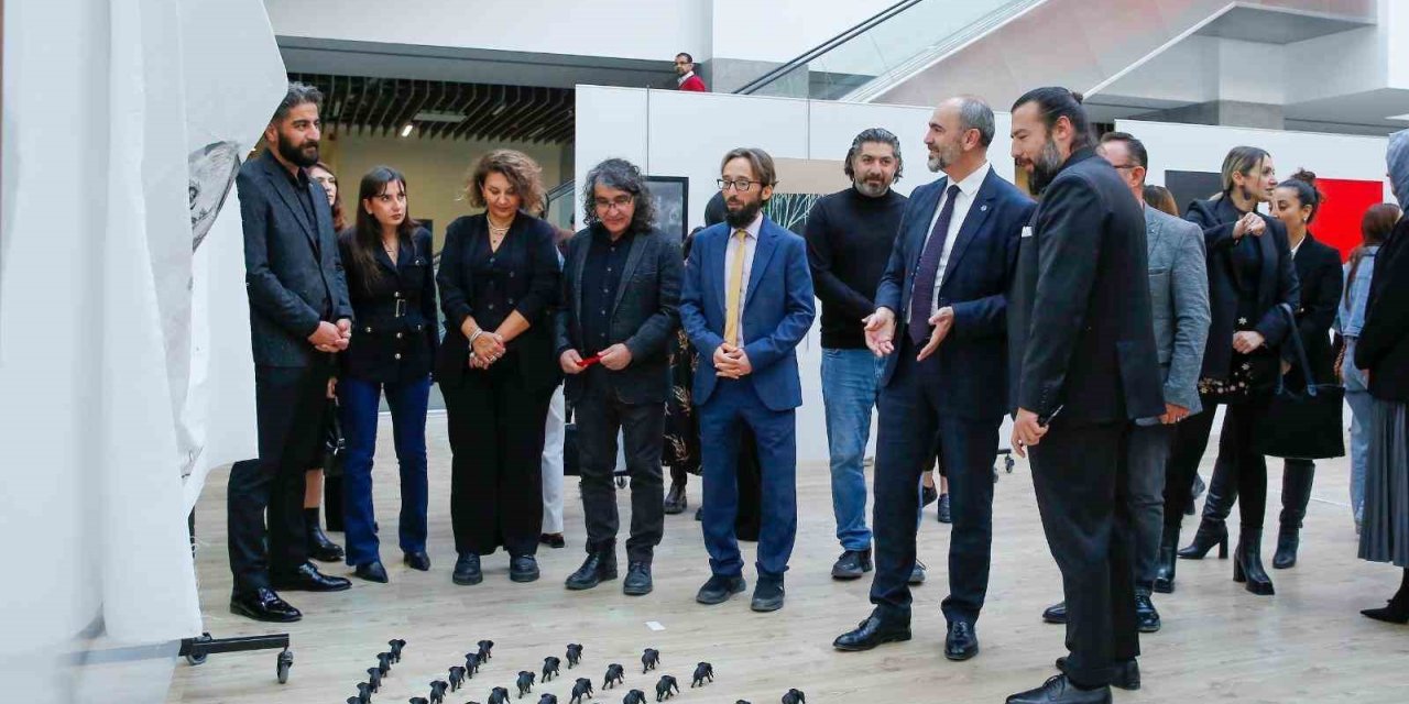 Arınma performansıyla başlayan sanat etkinliği söyleşi ve sergiyle devam etti
