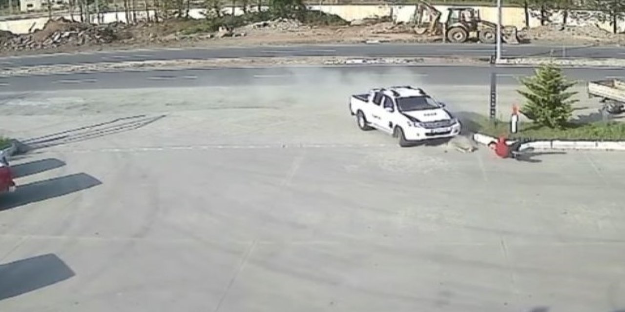 Artvin'de akaryakıt istasyonu çalışanına kamyonet çarptı