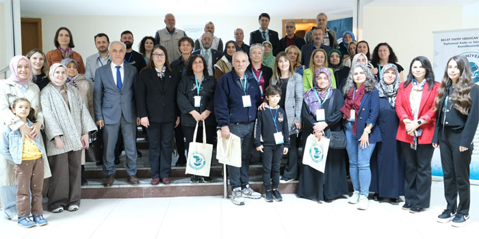 RTEÜ'nün 3. Yaş Üniversitesi yeni akademik yıla başladı