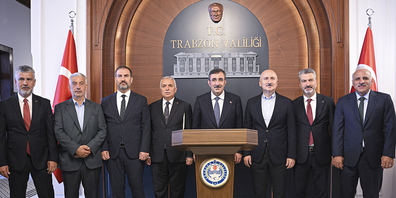 Cumhurbaşkanı Yardımcısı Yılmaz, Trabzon'da ziyaretlerde bulundu