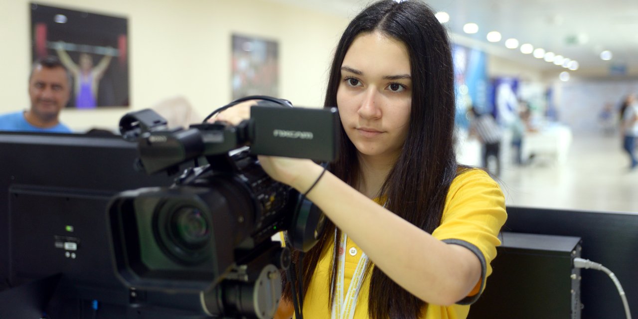 'uluslararası Meb Robot Yarışması'nın Canlı Yayınını Demirören Medya Lisesi Öğrencileri Yaptı