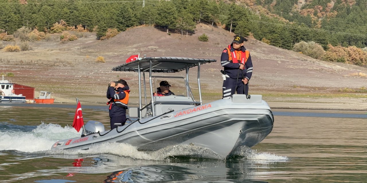 Denize kıyısı olmayan Tokat'ta jandarma bot timi baraj sularında huzuru sağlıyor