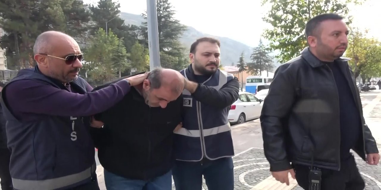 Evinde ölü bulunmuştu: Cinayeti 8 ay sonra DNA örneği aydınlattı