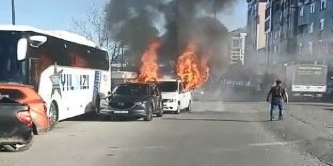 Rize plakalı minibüste yangın korkuttu