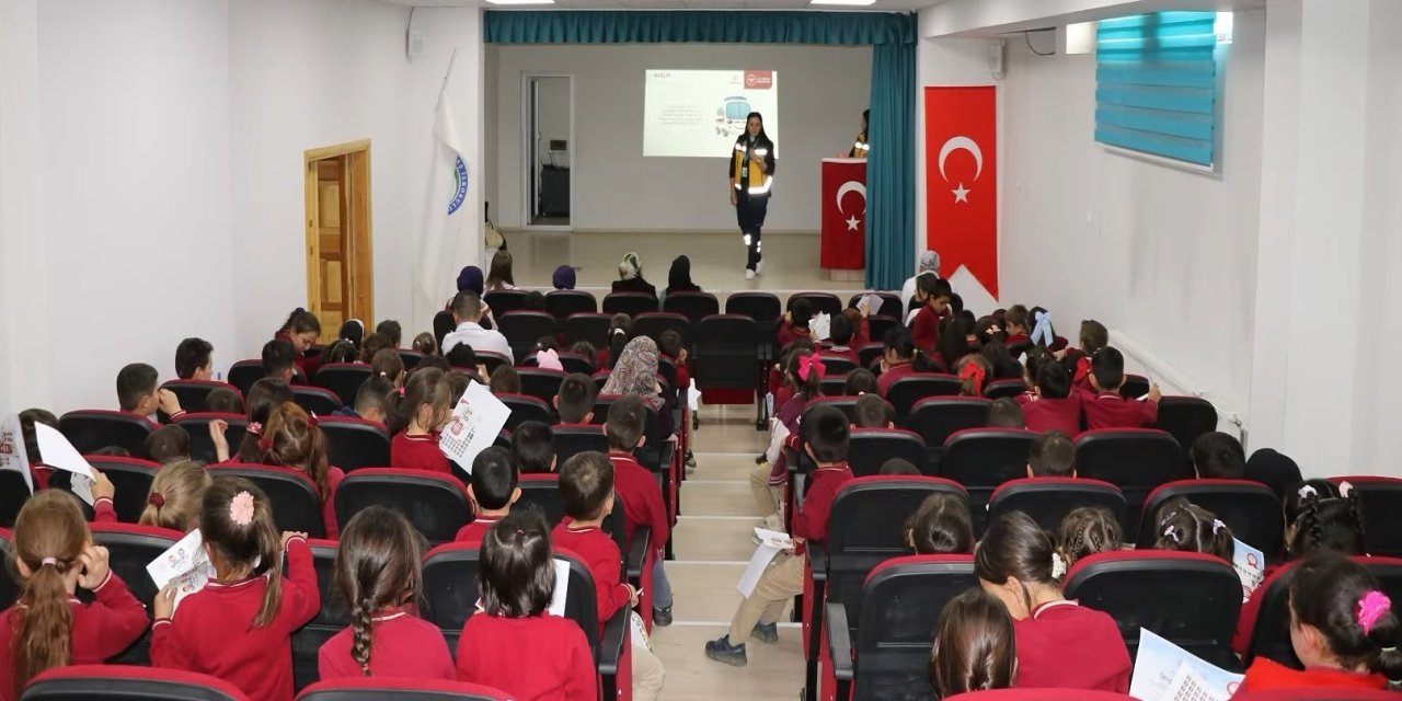 Aydıntepe’de öğrencilere ‘Sağlıklı Çocuk Sağlıklı Gelecek' Projesi kapsamında eğitim verildi