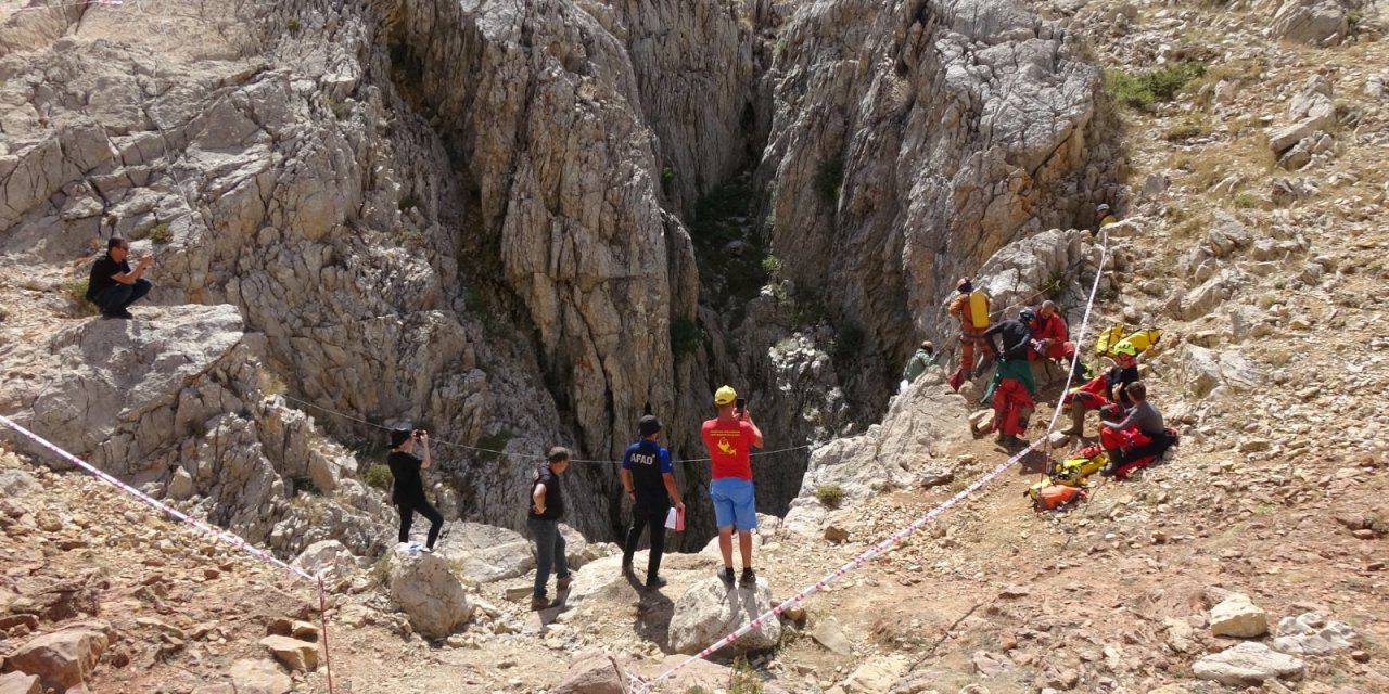 Abd'li Araştırmacıyı Rahatsızlandığı Mağaradan, 6 Ülkeden 192 Kişilik Ekip Çıkaracak (2)