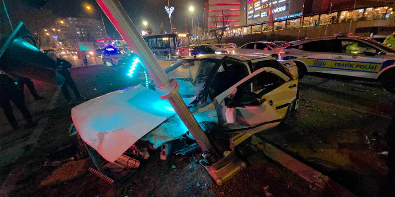 Erzurum'da polisten kaçarken kaza yaptı: 3 yaralı