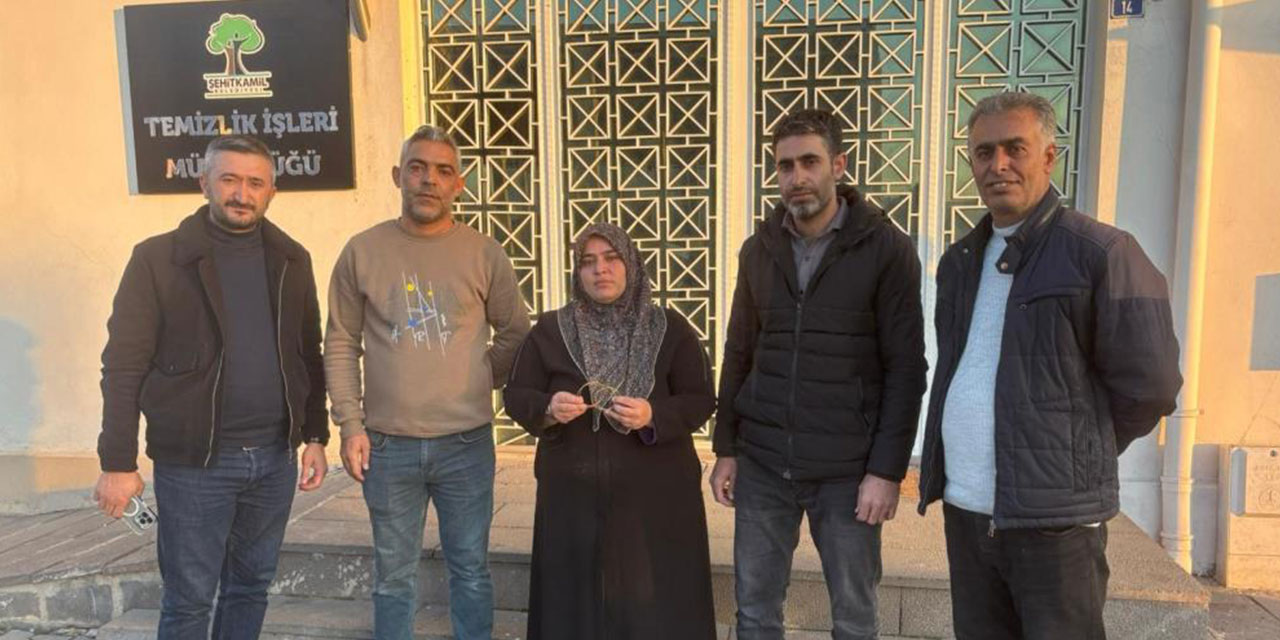 Düşürdüğü 40 gram altın 40 tonluk çöplükte bulundu, gözyaşlarına hakim olamadı