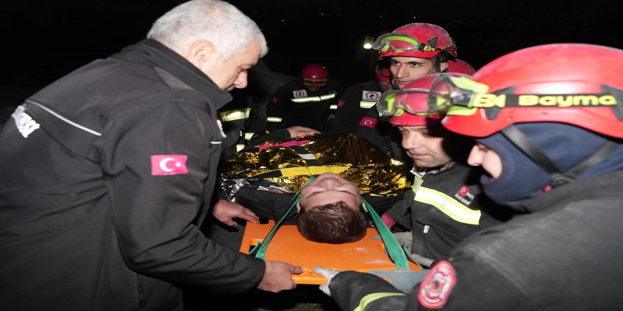 Düzce itfaiyesine enkazda arama kurtarma eğitimi