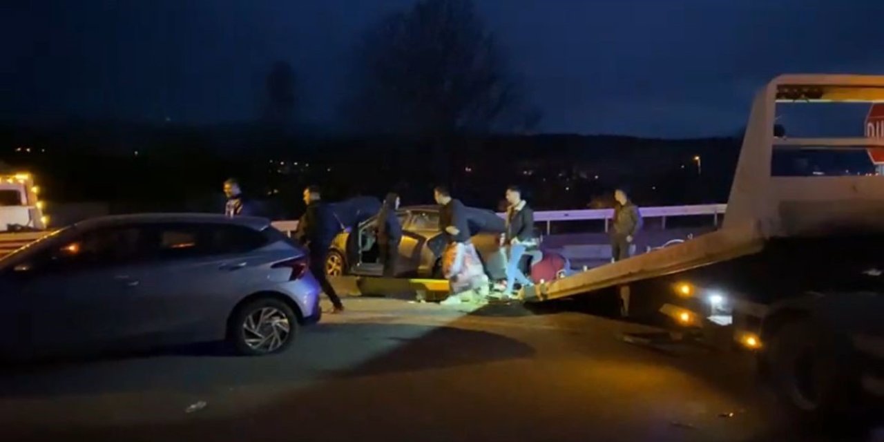 Bolu’da kavşakta feci kaza: 1’i hamile kadın, 4 yaralı