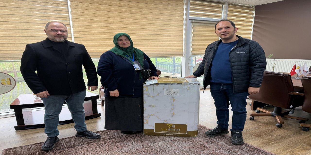 "Bayrağı kızımın çeyizine koyacağım" diyen kadının kızına çeyiz desteği