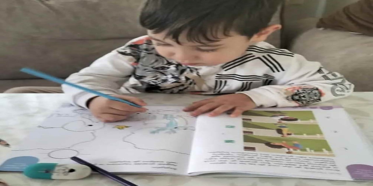 Anaokulu önünde kamyonetin ezdiği 4 yaşındaki Sarp toprağa verildi