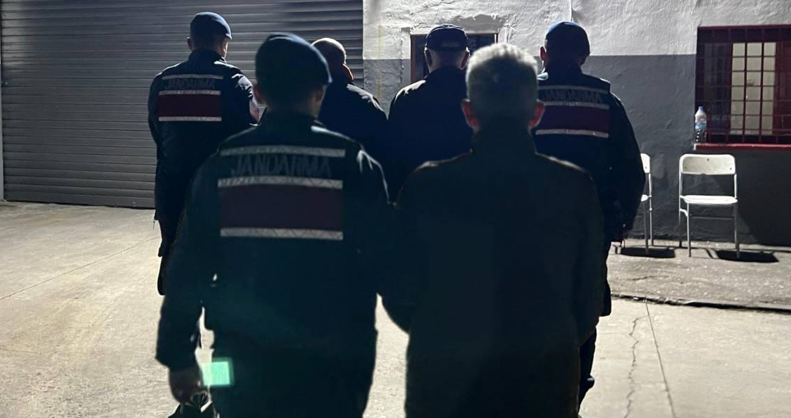 Rize'de yabancı uyruklu 4 kaçakçı sınır dışı edildi, 5'i tutuklandı