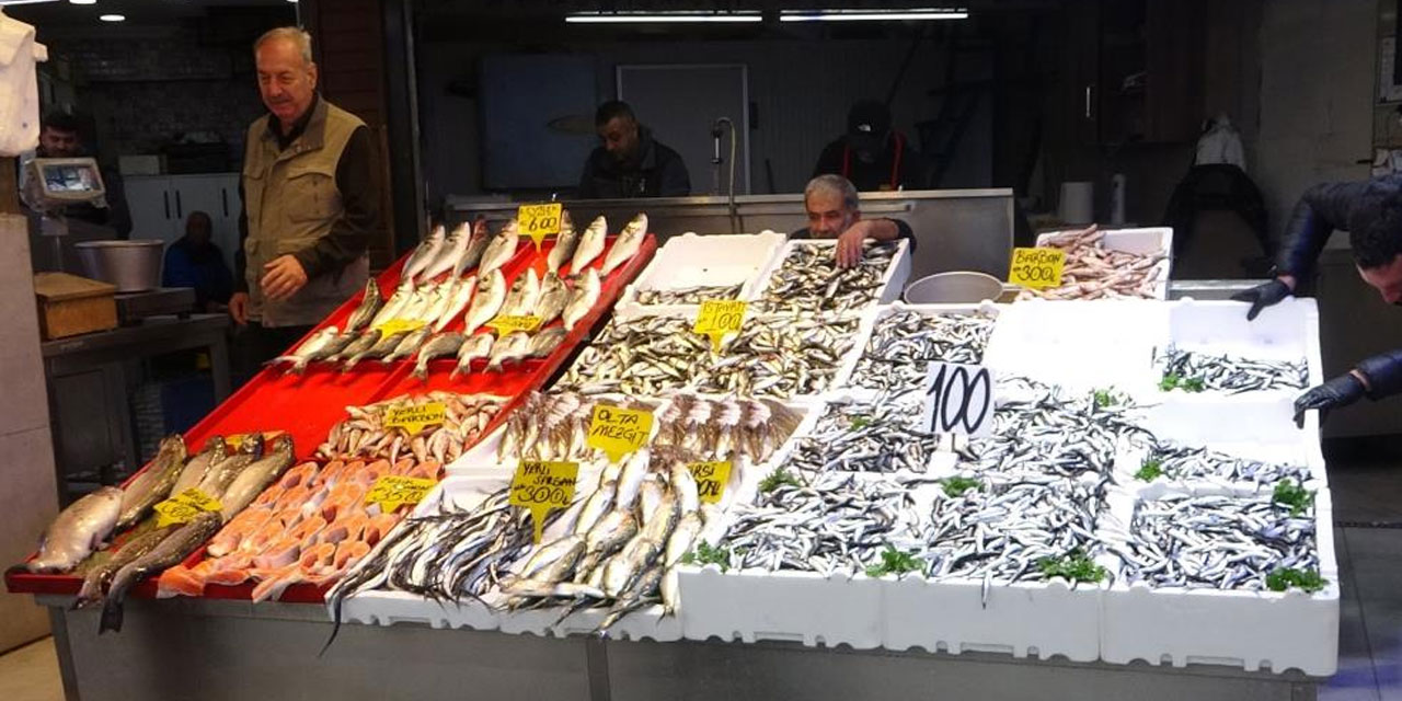 Karadeniz’de hamsi bereketi yaşanıyor