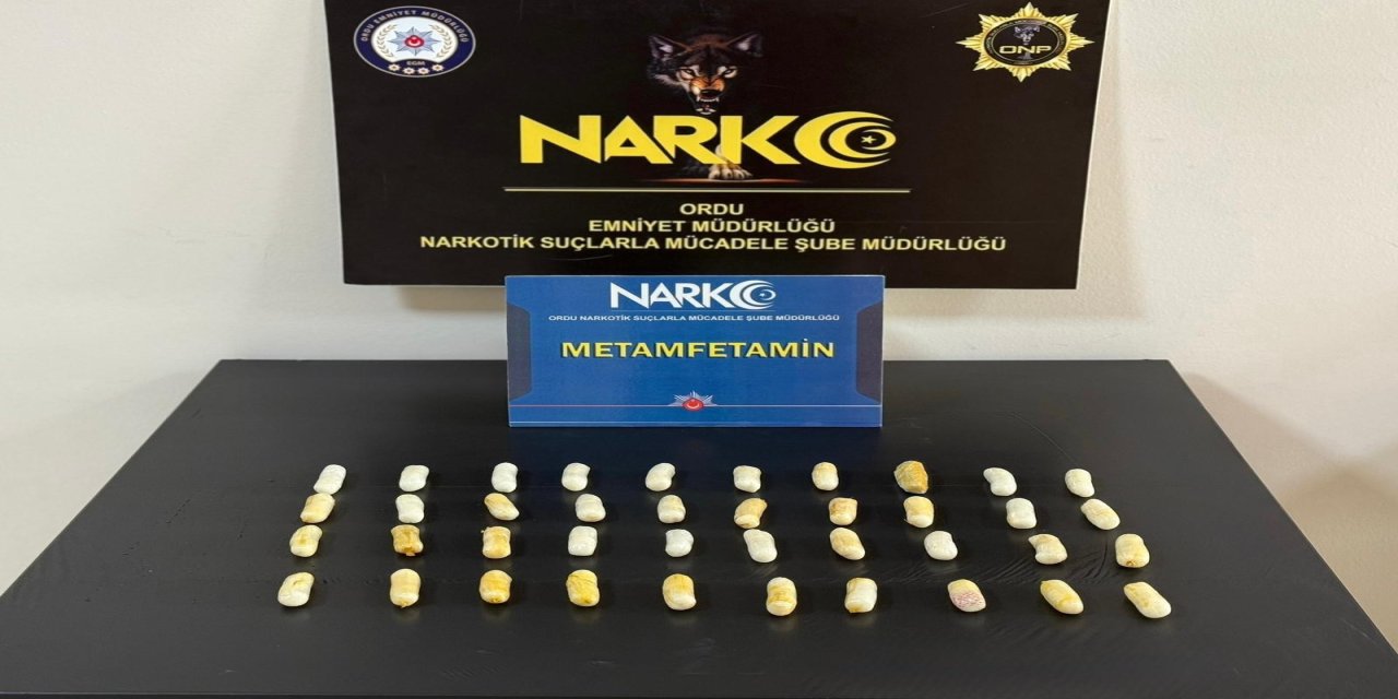 Midesinden 407 gram uyuşturucu çıktı: 2 tutuklama