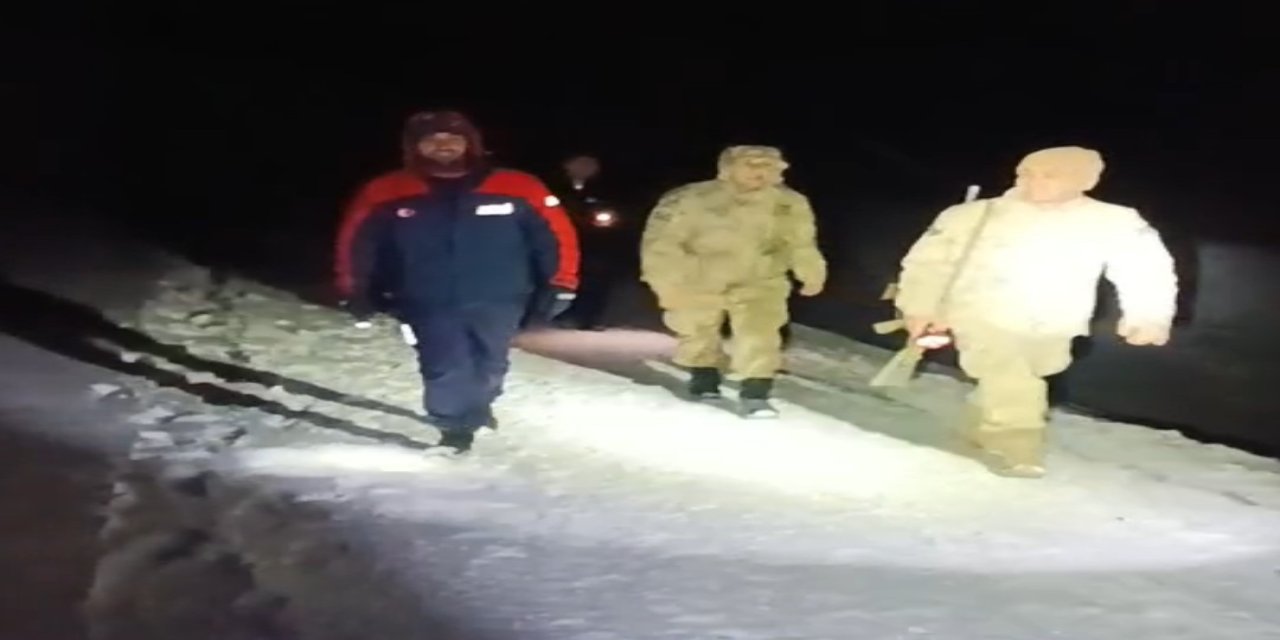 Gümüşhane'de yaylada kar nedeniyle mahsur kalan vatandaşlar kurtarıldı