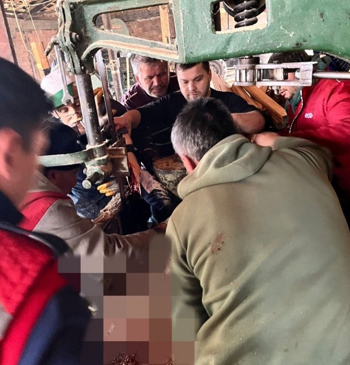 Sinop’ta iş kazası: Elini hızar makinesine kaptırdı