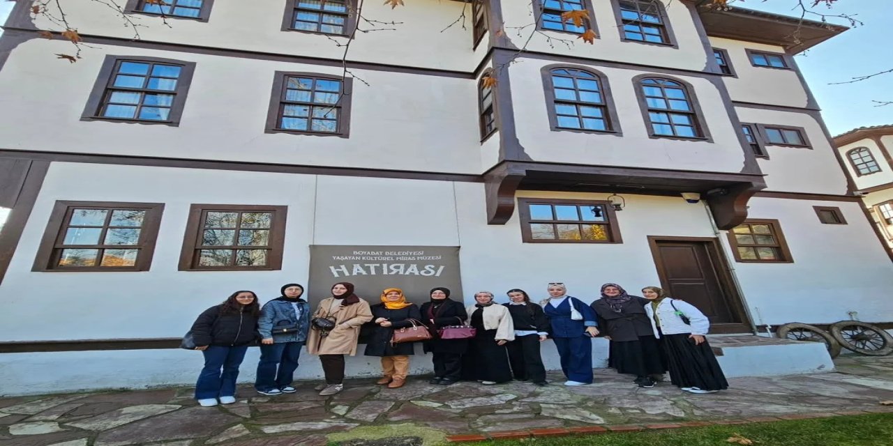 Üniversiteli gençler Sinop'un kültürel değerlerini yerinde keşfetti