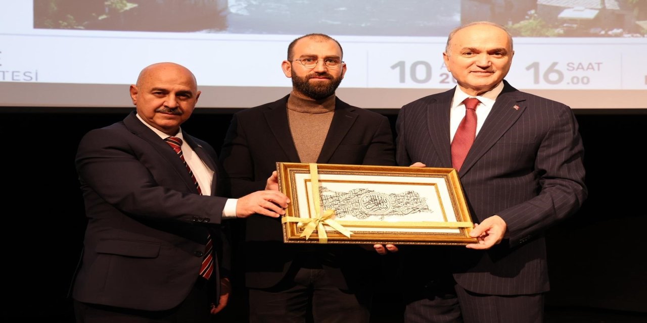 "Balkanlarda Türkçe birleştirici bir rol oynuyor"