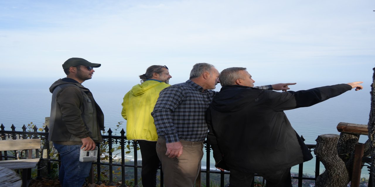 Köylülerin yaptığı teras manzarasıyla ziyaretçileri mest ediyor