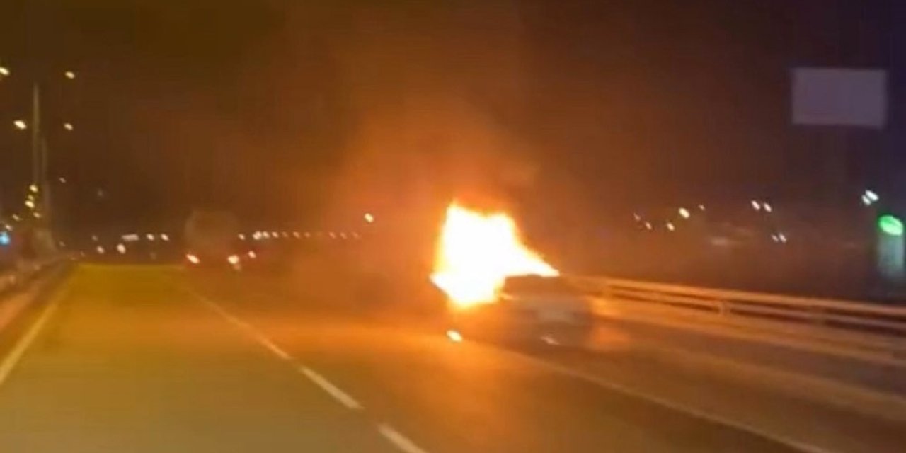 Seyir halindeki otomobil alevlere teslim oldu