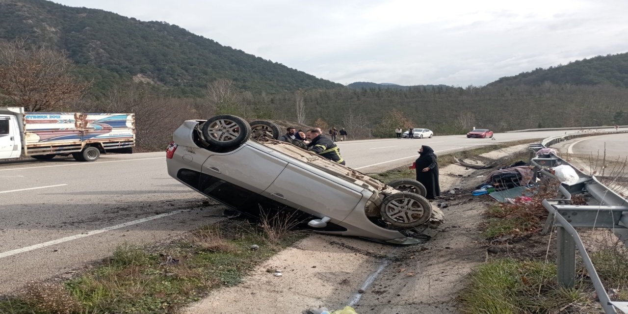 Tokat’ta kontrolden çıkan otomobil ters döndü: 5 yaralı