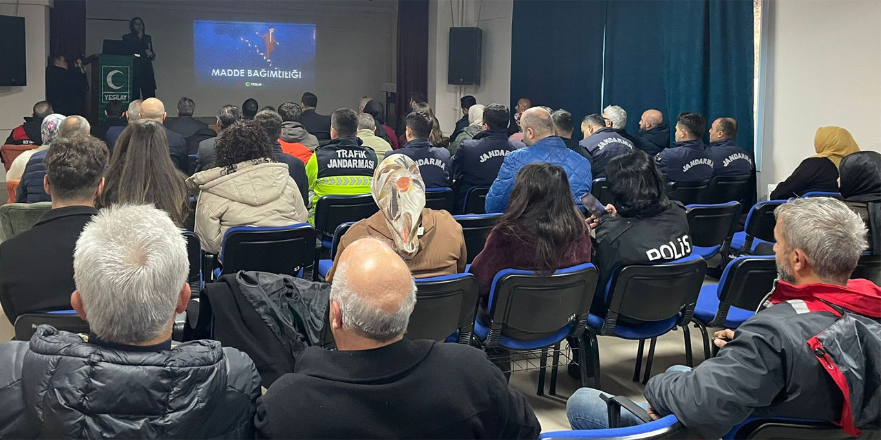 Rize Yeşilay, bağımlılıkla mücadele çalışmalarını sürdürüyor