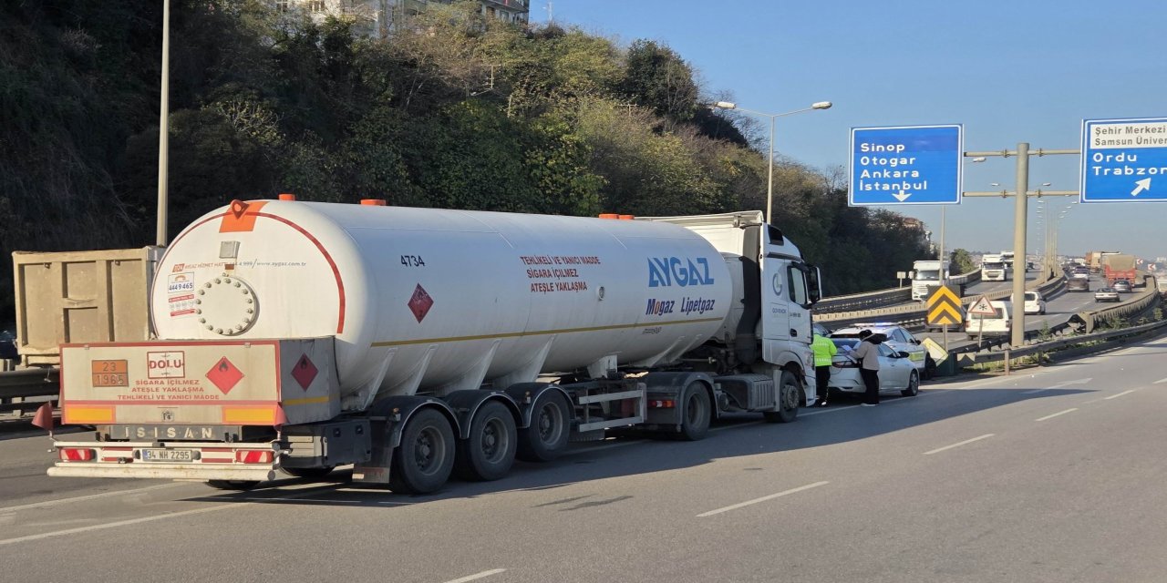 LPG yüklü tanker otomobile çarptı, facianın eşiğinden dönüldü