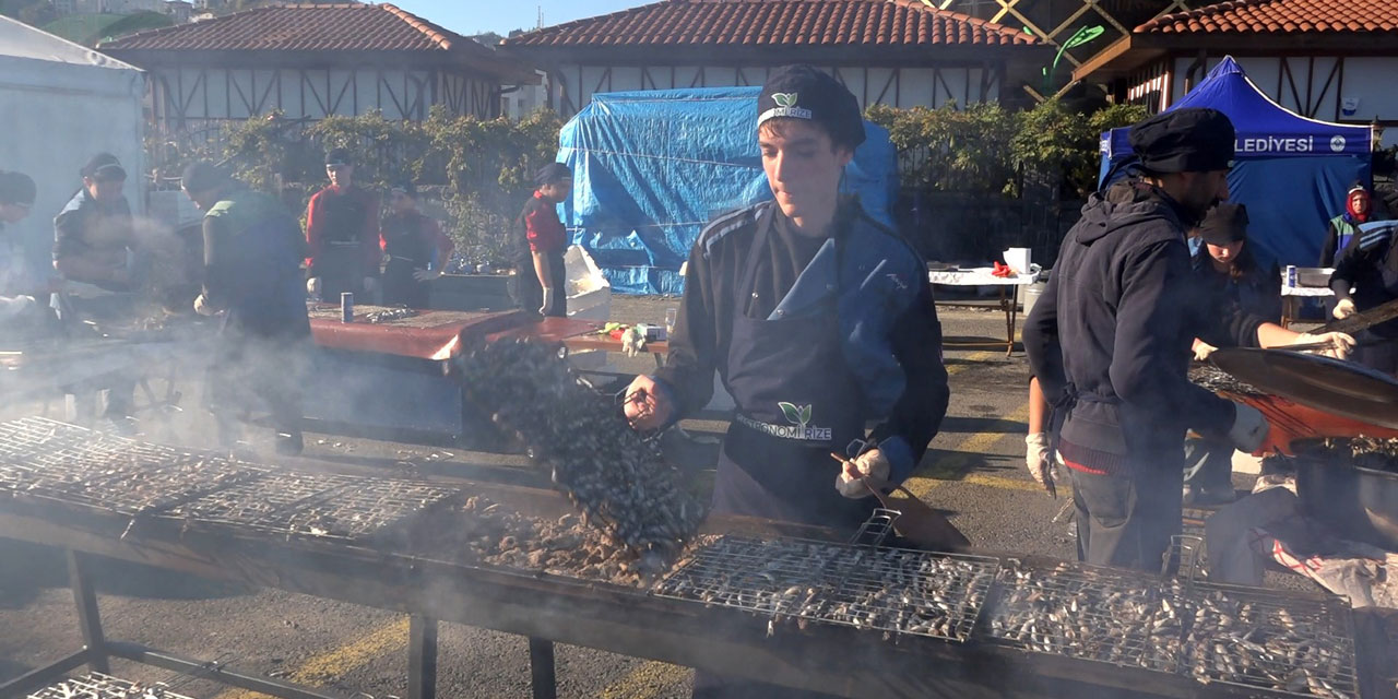 Rize'de hamsiden Su Böreği ve Döner yapıldı