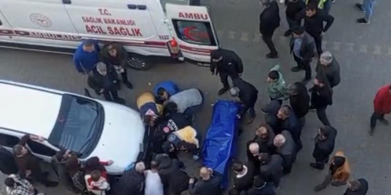 Yol ortasında eşini bıçaklayarak öldürdü