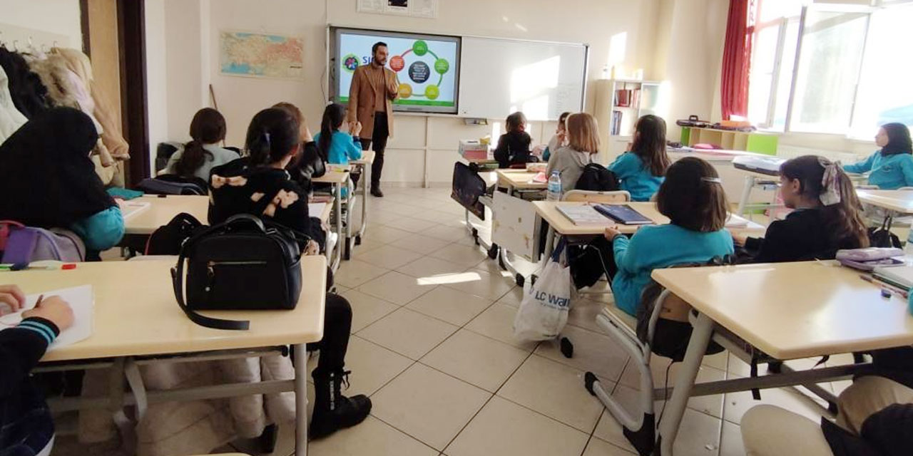 Bayburt'ta öğrencilere sıfır atık ve çevre farkındalığı eğitimi verildi