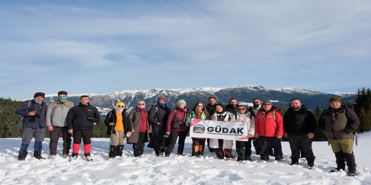 Gümüşhane’de şehrin gürültüsünden kaçanlar Torul’un zirvelerinde buluştu