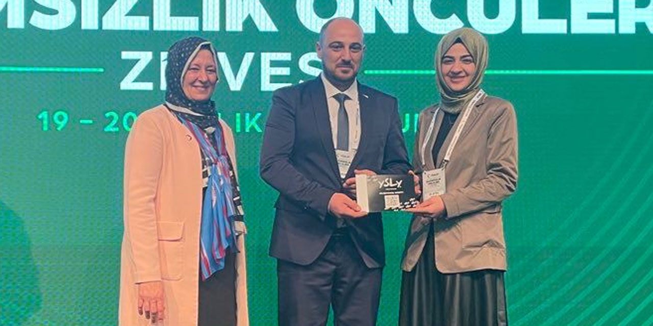 Rize Yeşilay'a "En İyi Kampüs Modeli" Ödülü