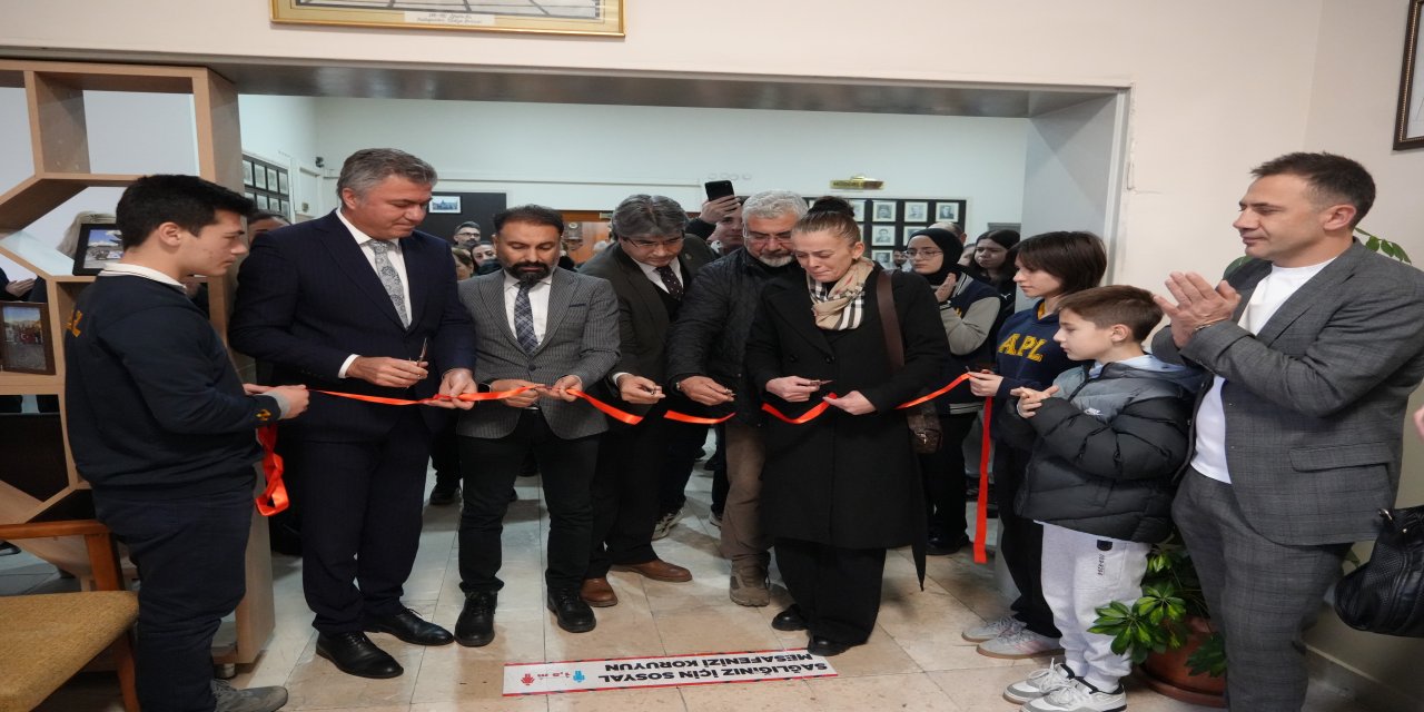 Trafik kazasında hayatını kaybeden öğrencinin adı okulundaki kütüphanede yaşatılacak