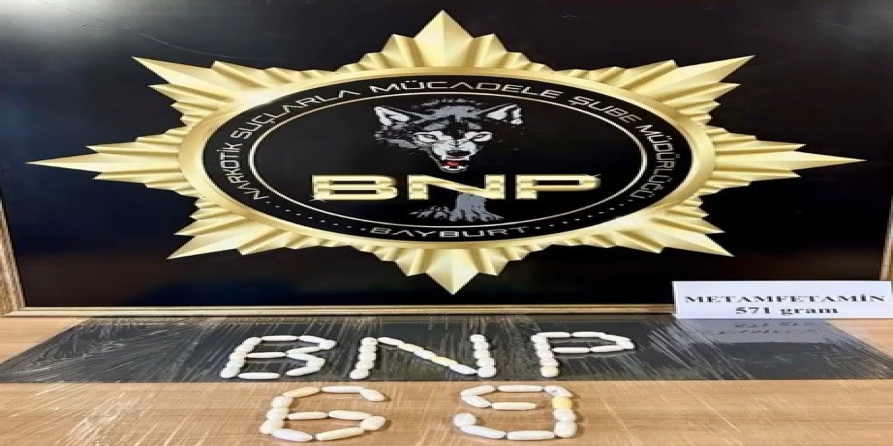 Bayburt’ta uyuşturucu operasyonu: İranlı şahsın mide ve bağırsağında 571 gram metamfetamin çıktı