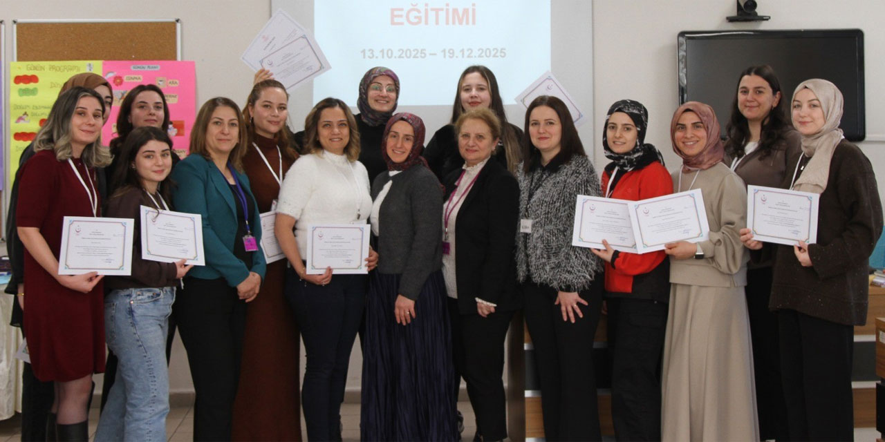 Rize'de Sağlık Çalışanlarına Üreme Sağlığı Eğitimi verildi