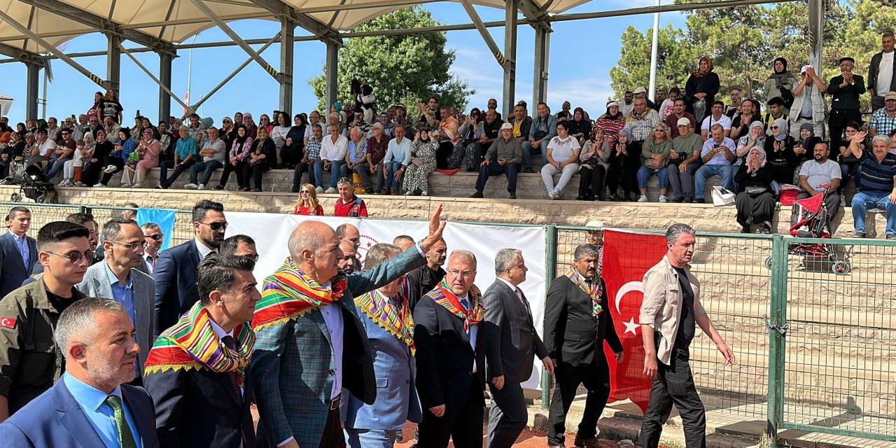 Tbmm Başkanı Kurtulmuş, Ertuğrul Gazi Türbesi’ni Ziyaret Etti (2)