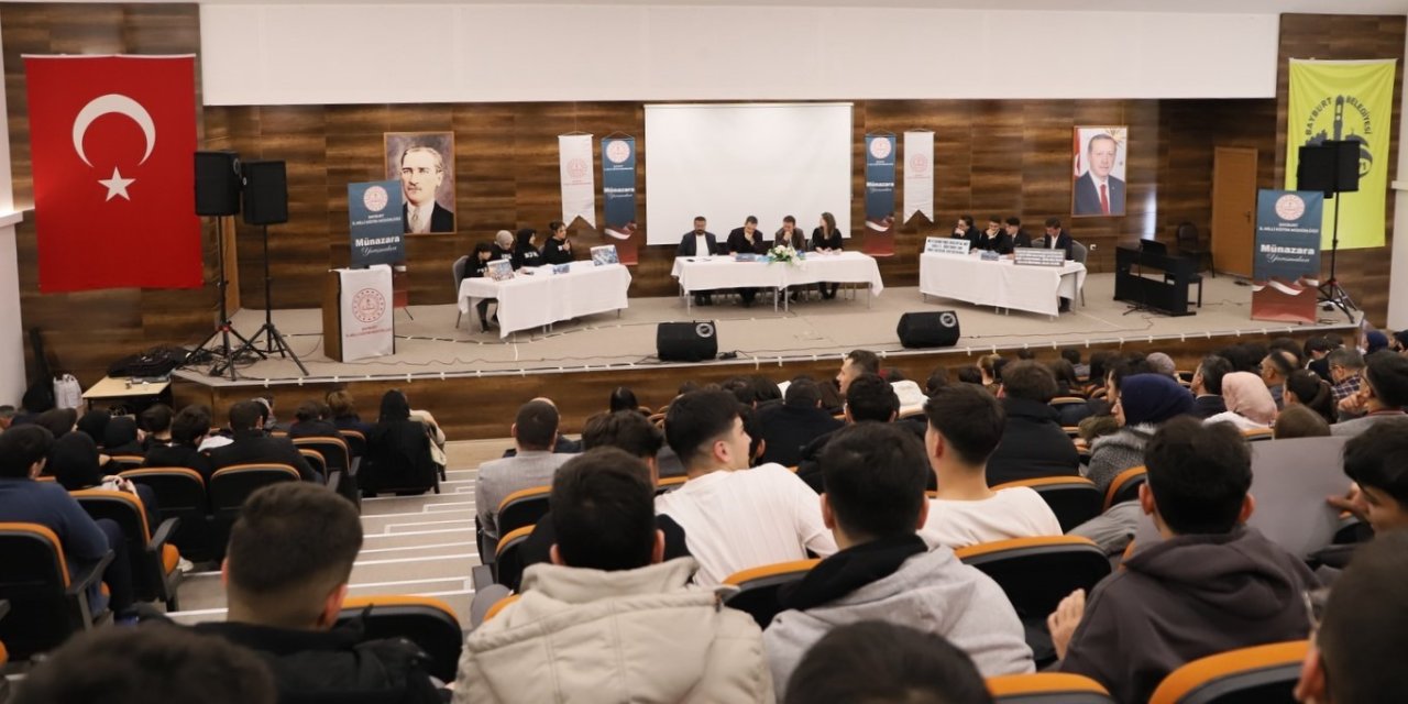 Bayburt’ta 'Liseler Arası Münazara Yarışması' devam ediyor