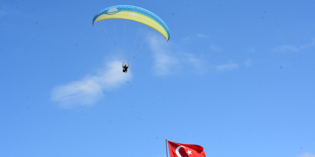 Ordu’da 530 Rakımlı Boztepe’de Yamaç Paraşütü Festivali