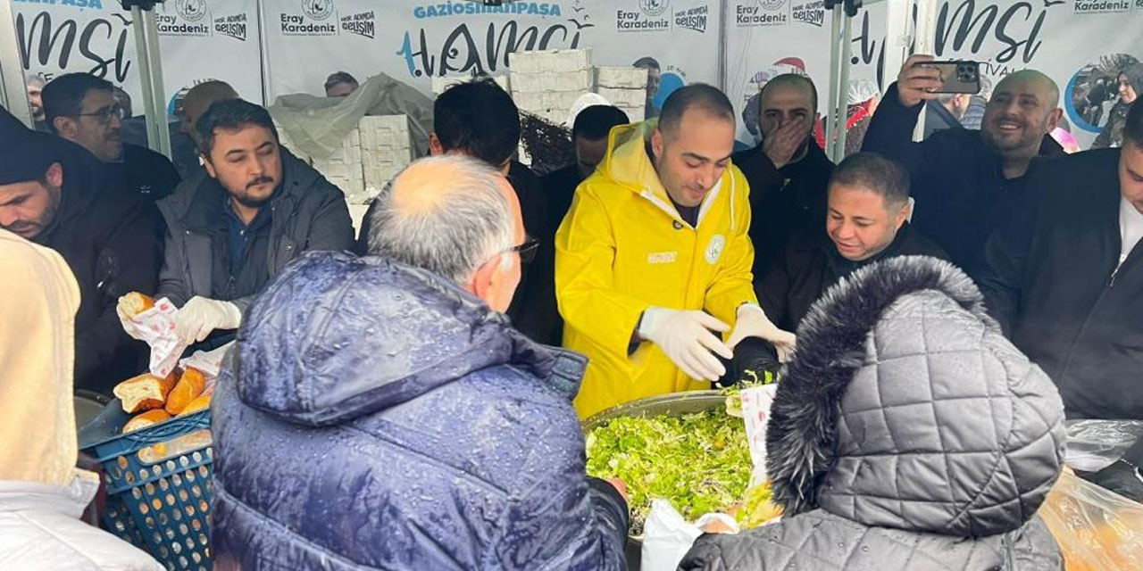 Gaziosmanpaşa'da Karadeniz rüzgarı: Festivalde 10 ton hamsi ikram edildi
