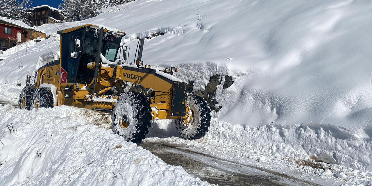 Rize’de Kar Seferberliği: 33 Köy Yolu Yeniden Ulaşıma Açıldı