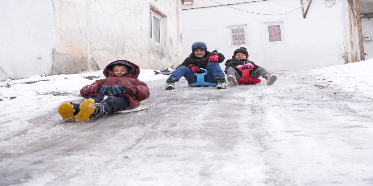 Bayburt’un süper abileri: Dik yokuş pist oldu, kardeş sevgisi soğuğu unutturdu