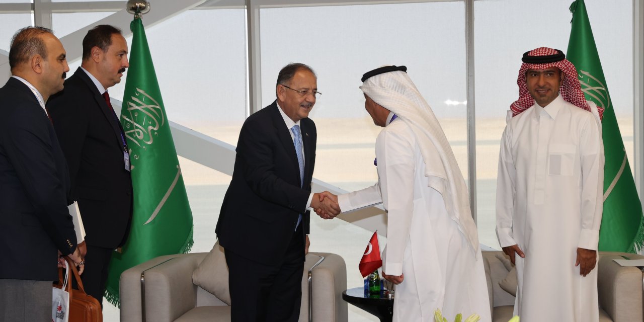 Özhaseki, Suudi Arabistan Belediye, Kırsal İşler Ve Konut Bakanı Hogail İle Görüştü