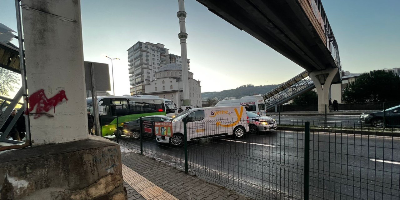 Buzlanma zincirleme kazaya neden oldu