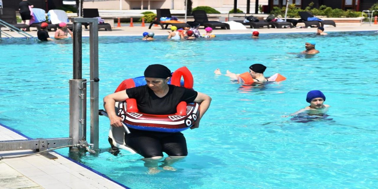 Deniz ve havuz görmeyen engellilere 5 yıldızlı hizmet: 10 binden fazla kişi yararlandı